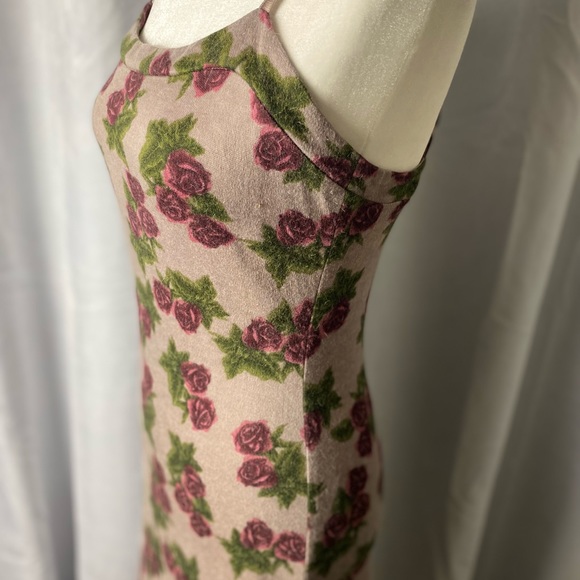 BETSEY JOHNSON sexy floral dress. - Picture 3 of 14